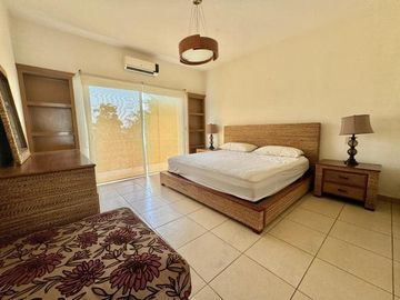 CASA EN VENTA FRACCIONAMIENTO BRISAS DE CUERNAVACA CON ALBERCA Y JARDIN