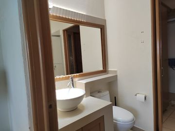 CASA EN VENTA FRACCIONAMIENTO BRISAS DE CUERNAVACA CON ALBERCA Y JARDIN