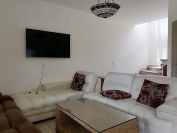 CASA EN VENTA FRACCIONAMIENTO BRISAS DE CUERNAVACA CON ALBERCA Y JARDIN