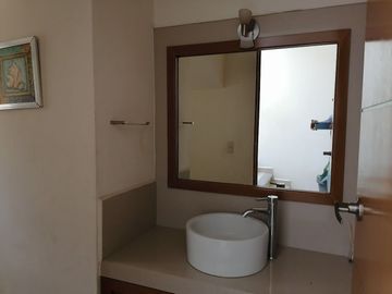 CASA EN VENTA FRACCIONAMIENTO BRISAS DE CUERNAVACA CON ALBERCA Y JARDIN