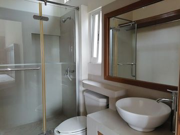 CASA EN VENTA FRACCIONAMIENTO BRISAS DE CUERNAVACA CON ALBERCA Y JARDIN