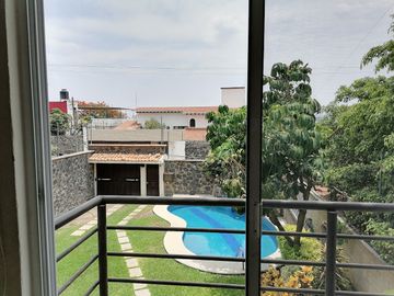 CASA EN VENTA FRACCIONAMIENTO BRISAS DE CUERNAVACA CON ALBERCA Y JARDIN