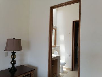 CASA EN VENTA FRACCIONAMIENTO BRISAS DE CUERNAVACA CON ALBERCA Y JARDIN