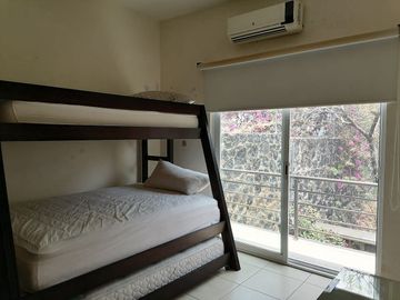 CASA EN VENTA FRACCIONAMIENTO BRISAS DE CUERNAVACA CON ALBERCA Y JARDIN