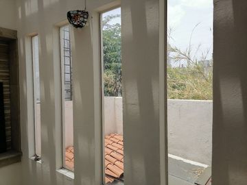 CASA EN VENTA FRACCIONAMIENTO BRISAS DE CUERNAVACA CON ALBERCA Y JARDIN