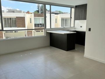 VENTA DEPARTAMENTO TRES DORMITORIOS SECTOR EL NACIONAL CERCA A CUMBAYA