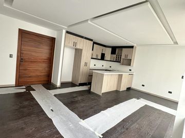 DEPARTAMENTO EN VENTA ZONA EL NACIONAL CUMBAYA-TUMBACO