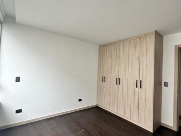 DEPARTAMENTO EN VENTA ZONA EL NACIONAL CUMBAYA-TUMBACO