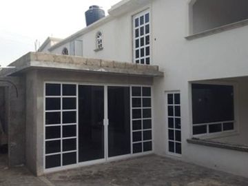 Casa Residencial con gran terreno en Cerro Colorado, Hidalgo