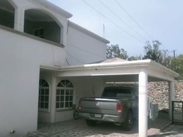 Casa Residencial con gran terreno en Cerro Colorado, Hidalgo