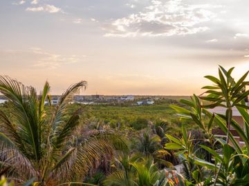 Condominio con alberca privada, club de playa, acceso al mar, en venta, Tankah, Tulum.