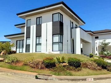 MODERN HOUSE AND LOT FOR SALE
