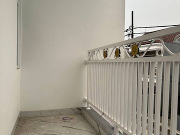 DIJUAL RUMAH SIAP HUNI MURAH DI KAYU PUTIH JAKARTA TIMUR, RUMAH READY 2 LANTAI BARU DEKAT KE PULO MAS JAKTIM, RUMAH STRATEGIS DEKAT VELODROME 3 KAMAR