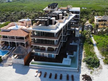 Penthouse con alberca privada, club de playa, acceso al mar en venta, Tankah, Tulum.