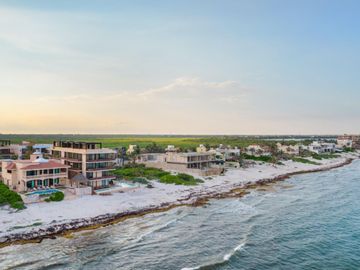 Penthouse con alberca privada, club de playa, acceso al mar en venta, Tankah, Tulum.