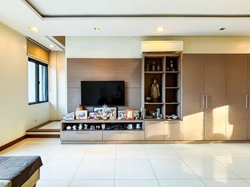 FOR SALE: Major Dizon Street, Industrial Valley, Marikina - 4-Bedroom Townhouse