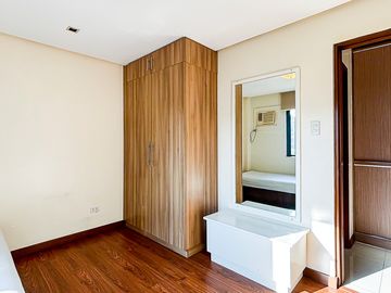 FOR SALE: Major Dizon Street, Industrial Valley, Marikina - 4-Bedroom Townhouse