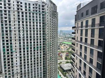 For Sale Studio Unit in Mandani Bay Suites Tower2, Mandaue City