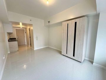 For Sale Studio Unit in Mandani Bay Suites Tower2, Mandaue City