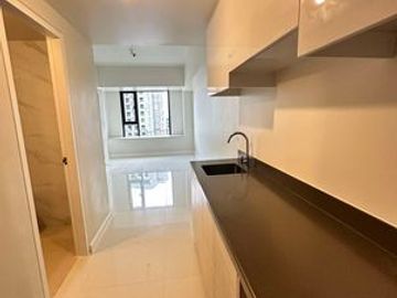 For Sale Studio Unit in Mandani Bay Suites Tower2, Mandaue City