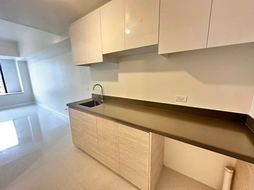 For Sale Studio Unit in Mandani Bay Suites Tower2, Mandaue City