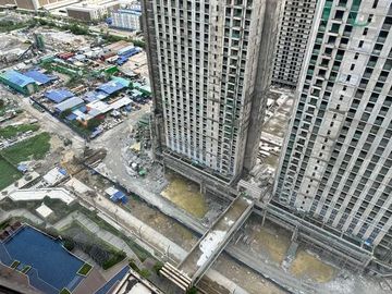 For Sale Studio Unit in Mandani Bay Suites Tower2, Mandaue City