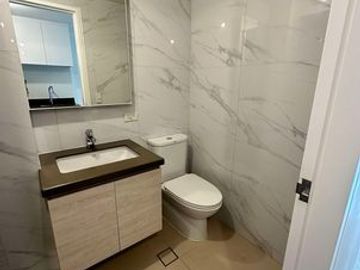 For Sale Studio Unit in Mandani Bay Suites Tower2, Mandaue City