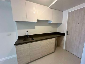 For Sale Studio Unit in Mandani Bay Suites Tower2, Mandaue City