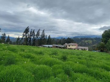 VENTA DE HACIENDA EN CUENCA