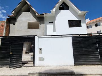 VENTA DE CASAS VIP EN CUENCA