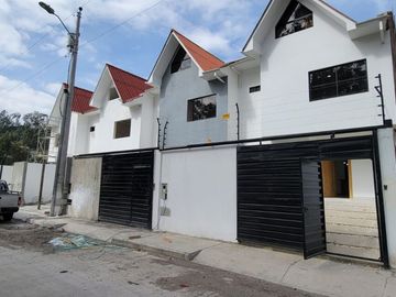VENTA DE CASAS VIP EN CUENCA