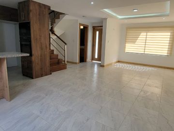 VENTA DE CASAS VIP EN CUENCA