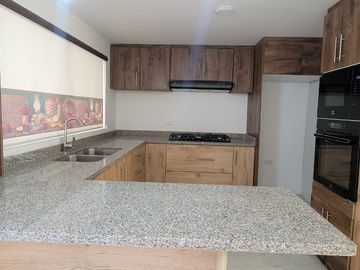 VENTA DE CASAS VIP EN CUENCA