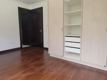 VENTA DE CASAS VIP EN CUENCA