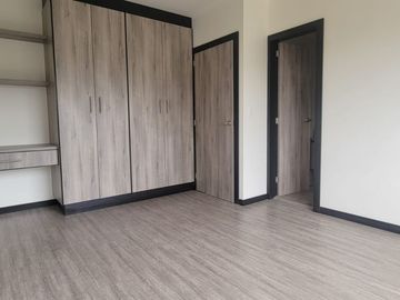 VENTA DE CASA VIP EN CUENCA