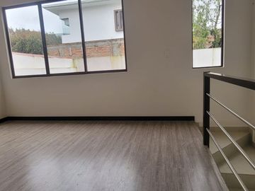 VENTA DE CASA VIP EN CUENCA