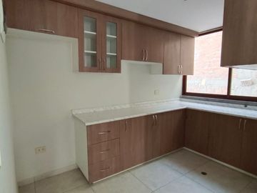 ¡¡¡VENDO HERMOSO Y CÁLIDO DEPARTAMENTO EN URBANIZACIÓN FRANK W. MICHELL EN CERRO COLORADO!!!