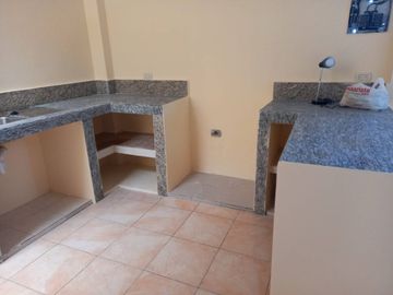 VENDO CASA RENTERA EN AVENIDA PRINCIPAL SAUCES 6 (ROBERT)
