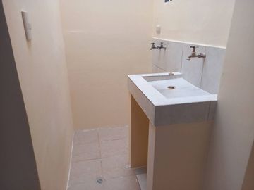 VENDO CASA RENTERA EN AVENIDA PRINCIPAL SAUCES 6 (ROBERT)