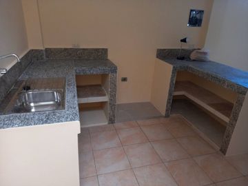 VENDO CASA RENTERA EN AVENIDA PRINCIPAL SAUCES 6 (ROBERT)