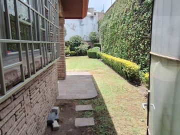 CASA EN VENTA TOLUCA COLONIA CIPRÉS CON ENORME JARDÍN (CE)