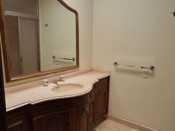 CASA EN VENTA TOLUCA COLONIA CIPRÉS CON ENORME JARDÍN (CE)