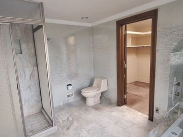 CASA EN VENTA TOLUCA COLONIA CIPRÉS CON ENORME JARDÍN (CE)