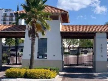 CASA EN REMATE CUMBRES DEL LAGO QUERETARO