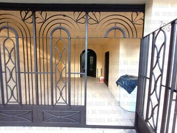 Casa en VENTA en Col. Dos de Mayo, Guadalupe, casi esquina c/Eloy Cavazos, 2 Recámaras en PB, con 30m² de patio y 57m² de terraza