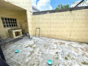 Casa en VENTA en Col. Dos de Mayo, Guadalupe, casi esquina c/Eloy Cavazos, 2 Recámaras en PB, con 30m² de patio y 57m² de terraza