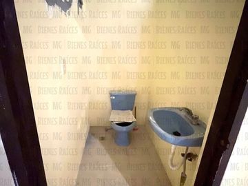 Casa en VENTA en Col. Dos de Mayo, Guadalupe, casi esquina c/Eloy Cavazos, 2 Recámaras en PB, con 30m² de patio y 57m² de terraza