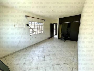 Casa en VENTA en Col. Dos de Mayo, Guadalupe, casi esquina c/Eloy Cavazos, 2 Recámaras en PB, con 30m² de patio y 57m² de terraza