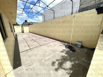 Casa en VENTA en Col. Dos de Mayo, Guadalupe, casi esquina c/Eloy Cavazos, 2 Recámaras en PB, con 30m² de patio y 57m² de terraza
