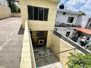 Casa en VENTA en Col. Dos de Mayo, Guadalupe, casi esquina c/Eloy Cavazos, 2 Recámaras en PB, con 30m² de patio y 57m² de terraza